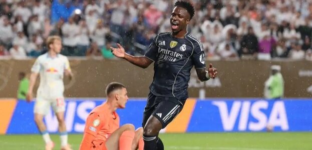 مطالب فينيسيوس المالية تُهدد استمراره مع ريال مدريد