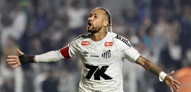 نيمار يثير الجدل في مباراة سانتوس بعد هدف ملغى ومشادة مع أحد المشجعين